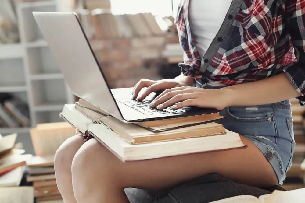 Jaki język jest najłatwiejszy do nauki dla Polaków? Oto odpowiedzi