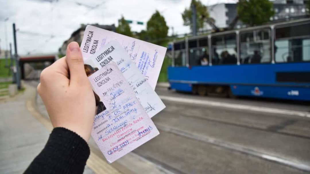 Jak wygląda legitymacja szkolna? Nowy wzór i cechy - poznaj!